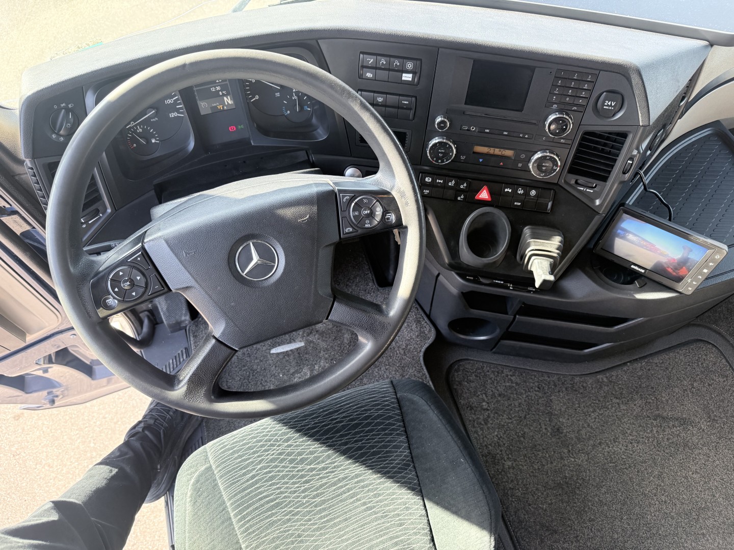 Mercedes Arocs 3253 8x2*6 Euro 6 Chassis