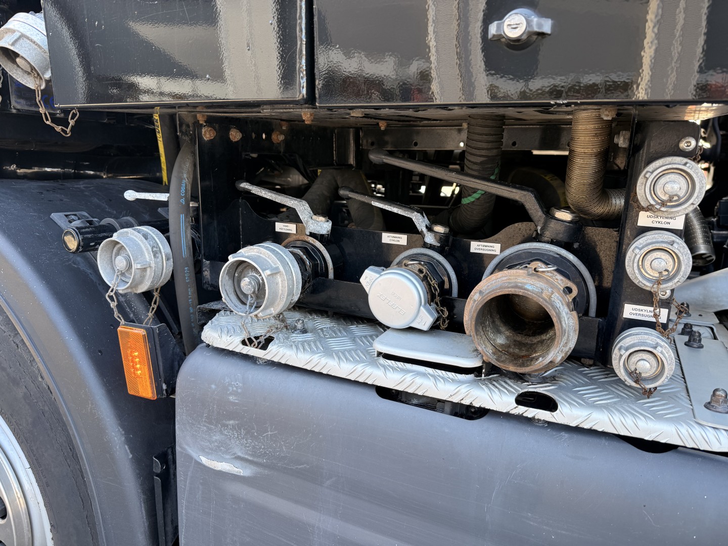 Scania P450 8x2*6 Hvidtved Larsen FlexLine 414 ADR