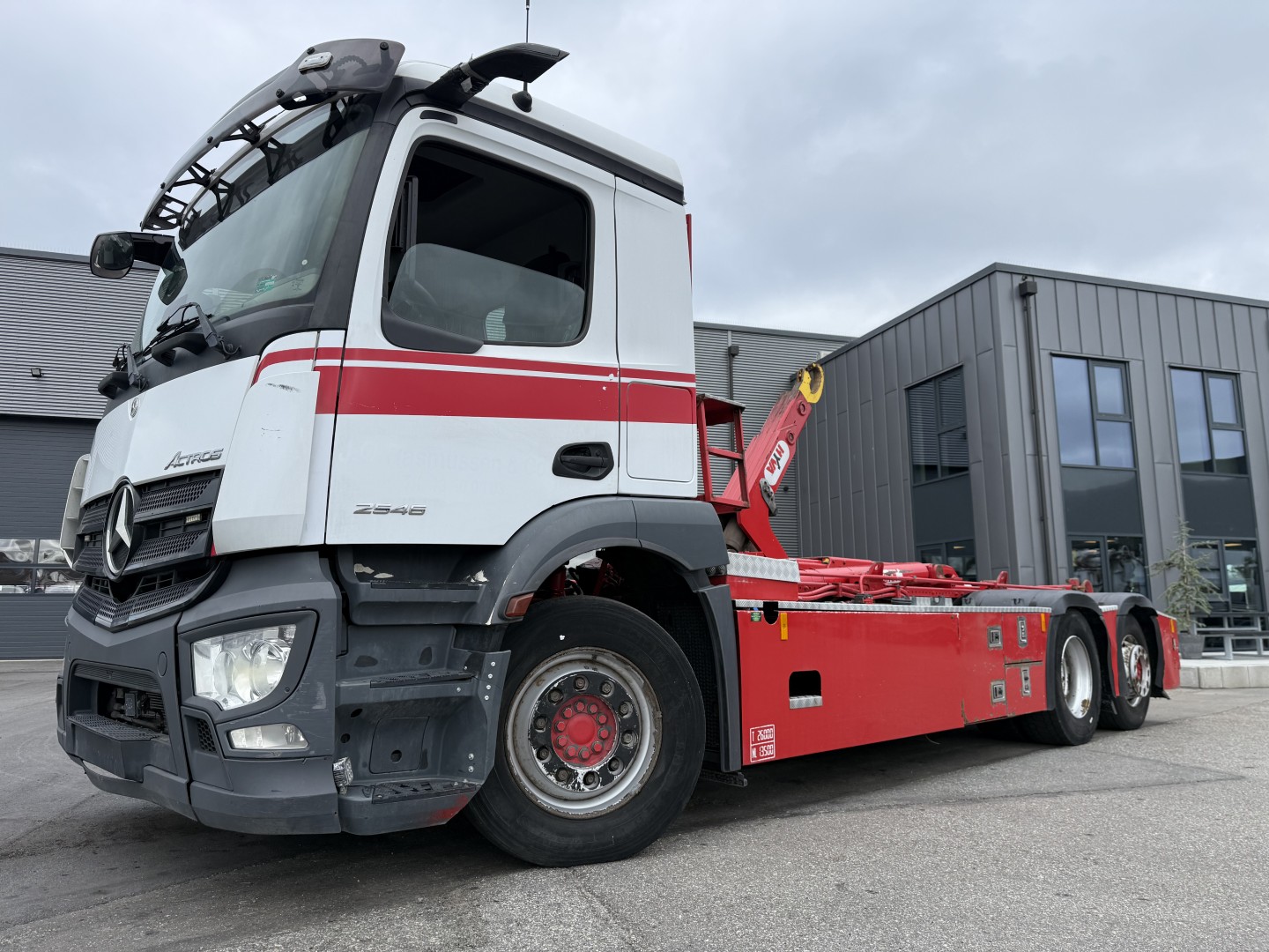 Mercedes Actros 2546 6x2 Hyva Kroghejs