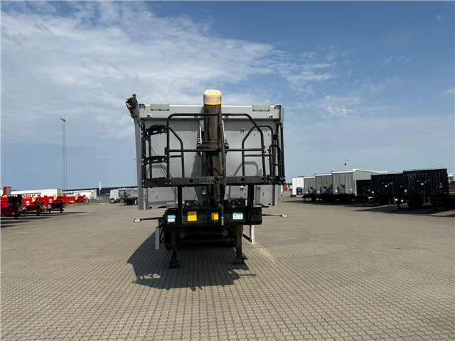 Kässbohrer 37M3, Tip