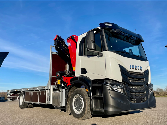 Iveco S-WAY AD190S34-E6e/FP Stillads