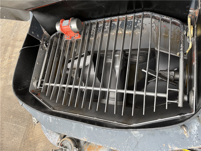 Scania P370 6x4 Liebherr THP140H 24 M4 XH