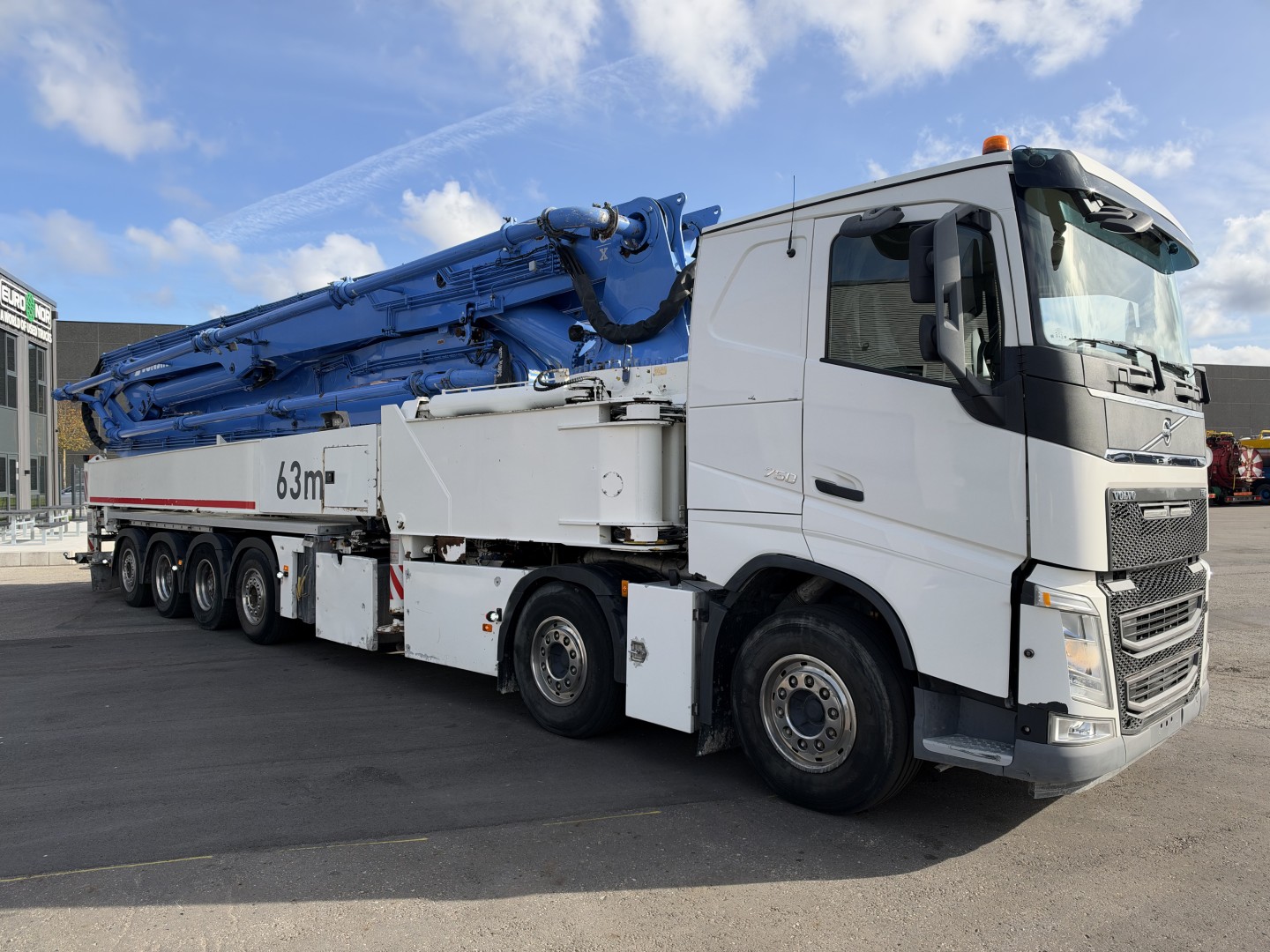 Volvo FH16/750 12x4/8 JUNJIN JJRZ 63 m. Betonpumpe