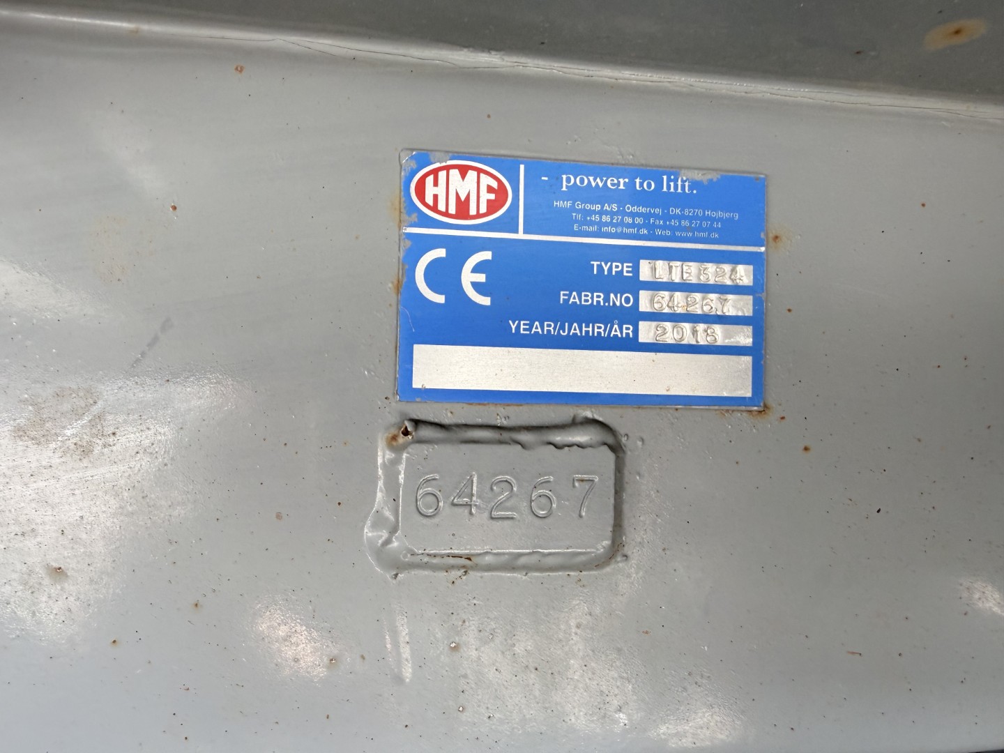 Volvo FMX500 8x4 med løftbogie HMF Pendeltip