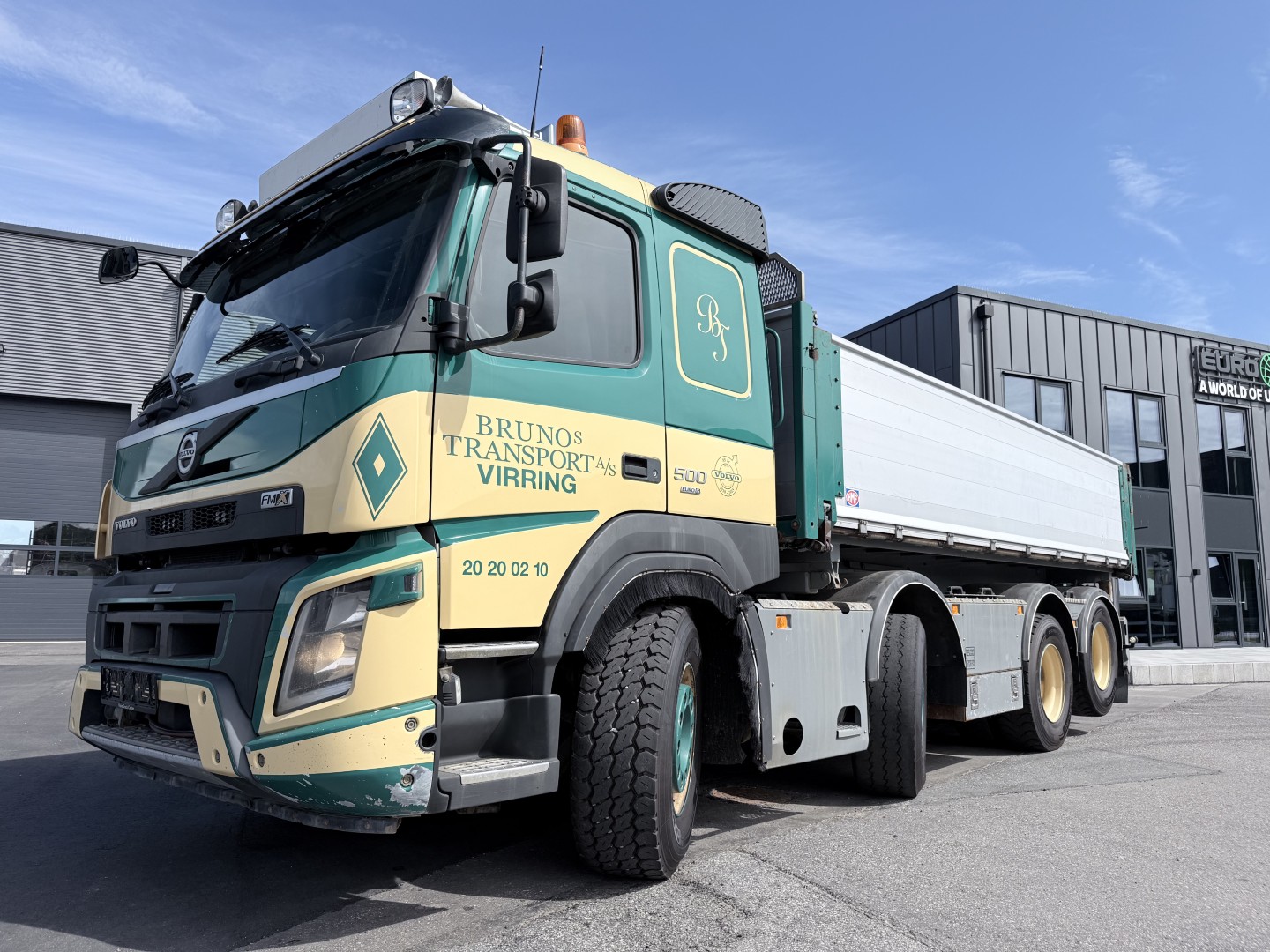 Volvo FMX500 8x4 med løftbogie HMF Pendeltip