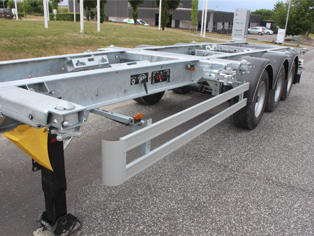 AMT CO300 Container chassis  for 40