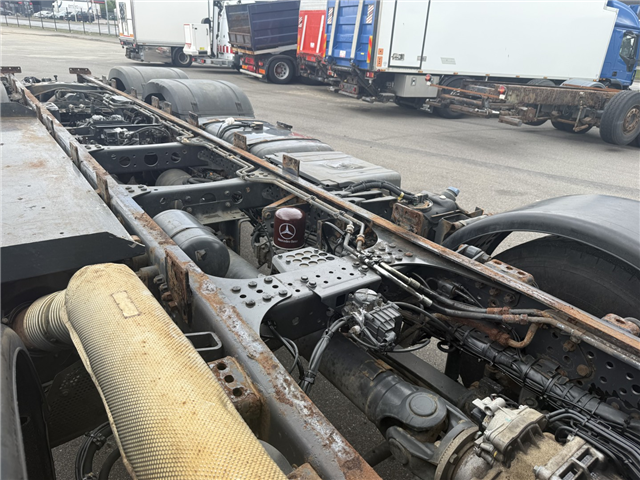 Mercedes Arocs 3253 8x2*6 Euro 6 Chassis