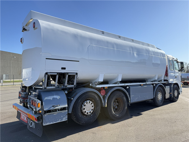 Volvo FM460 8x2*6 24.000 l. ADR Tankbil