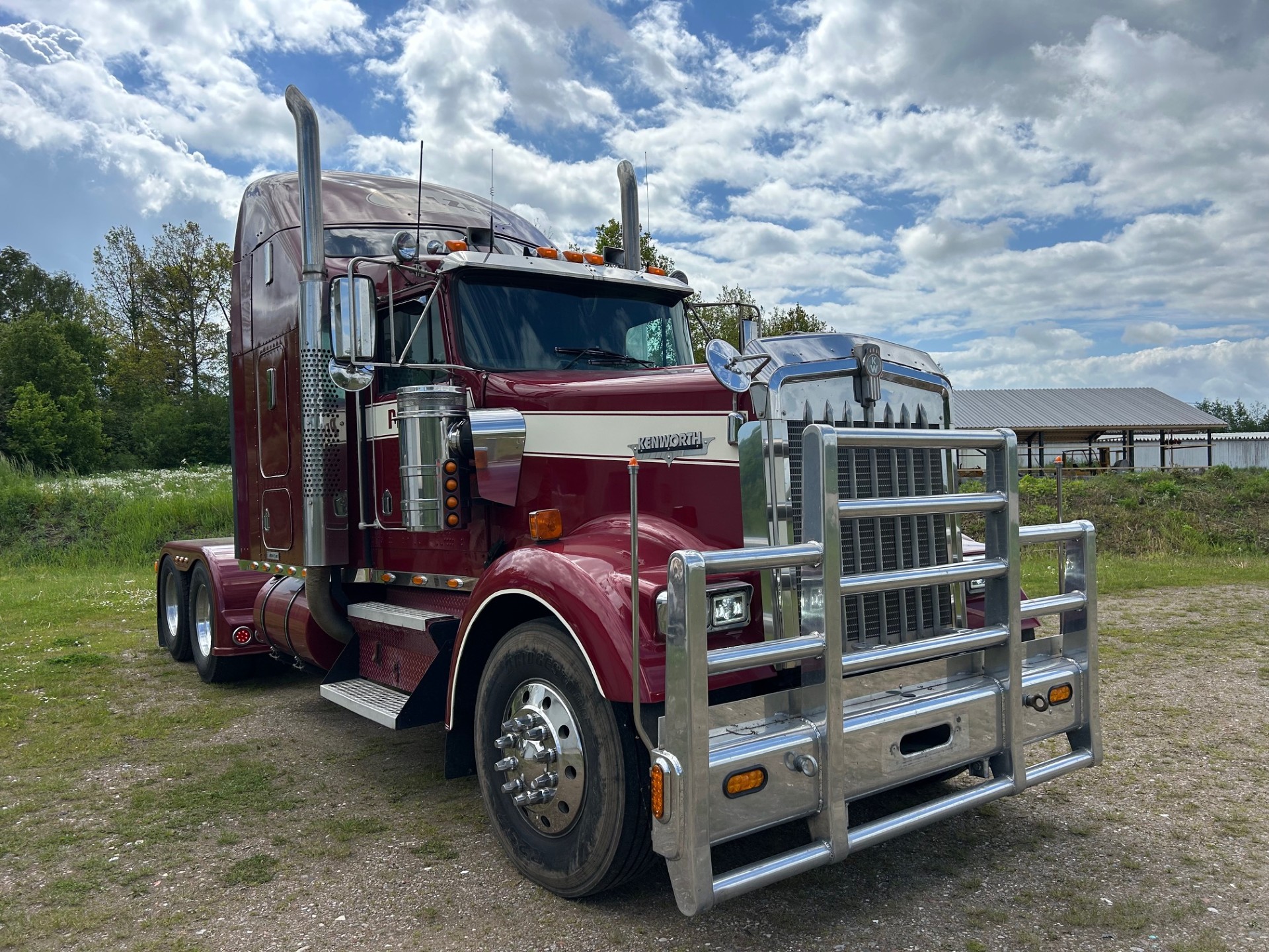 Kenworth W900L