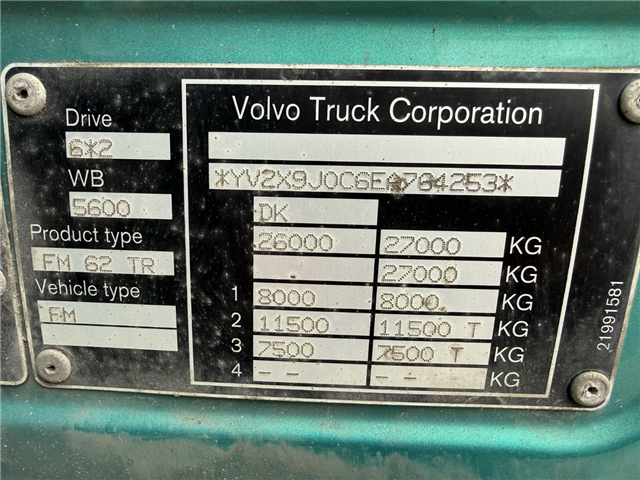 Volvo FM330 6x2*4 Carrier Supra 1050 Nordic