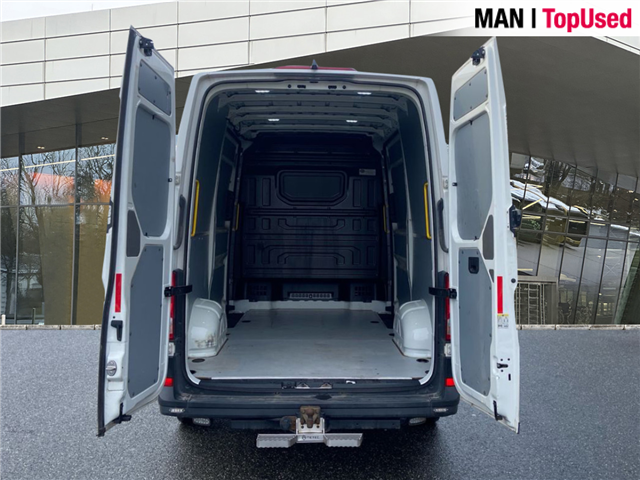 MAN TGE 3.180 4X2F SB