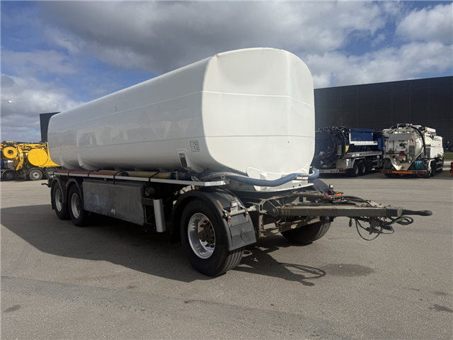 HMK Bilcon 27.000 l. ADR 5 rum