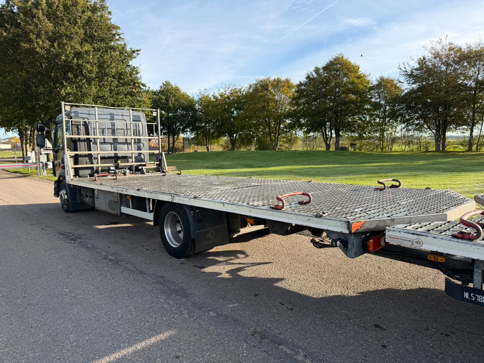 Volvo FL210 - Autotransporter