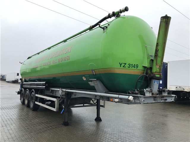 Feldbinder Silotrailer m. tip