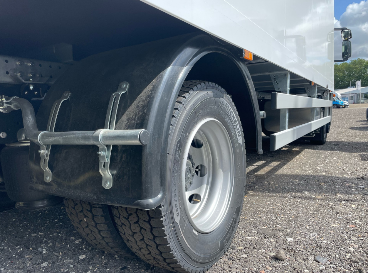 Iveco ML120E25-E6e 18 pallers