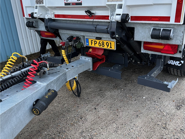 Piako - EMS1/EMS2 Fragtmandstrailer med lift & sideåbning med VBG Træk og Dolly.