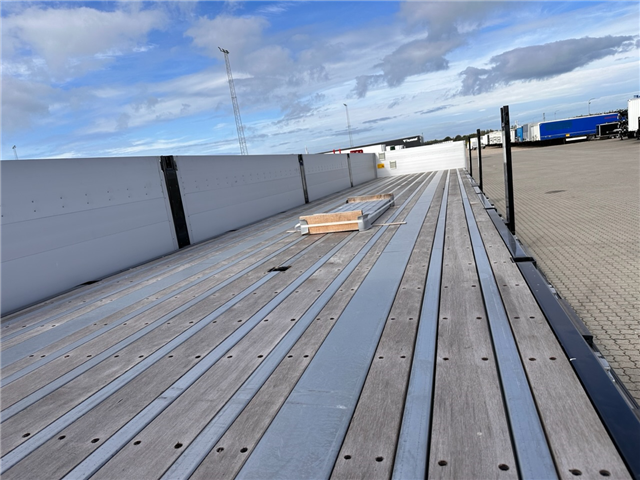 Kässbohrer Truckbeslag, Alusider, Hårdtræsbund