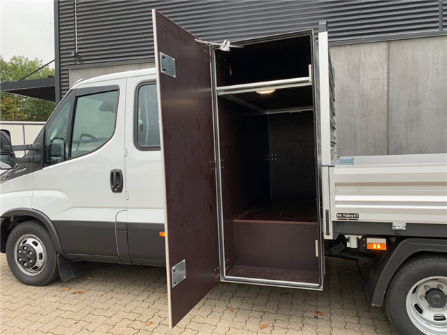 Iveco 35C18H A8 Dobbelkabine m. 3-vejs tip