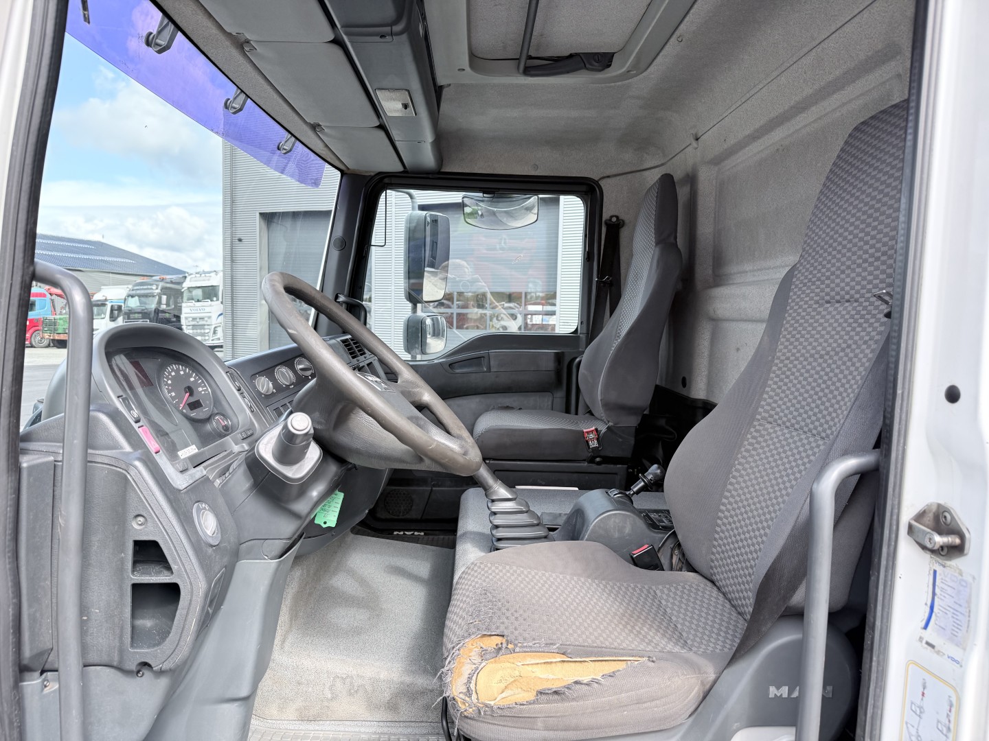 MAN TGL 10.180 4x2 6,20 m. lad