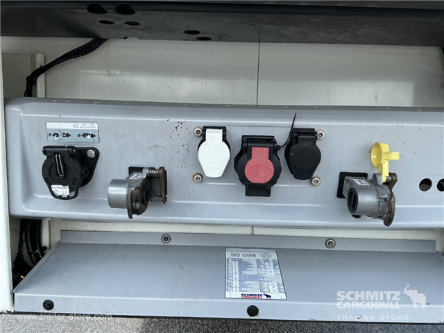 Schmitz Semi Reefer Meat hanging system