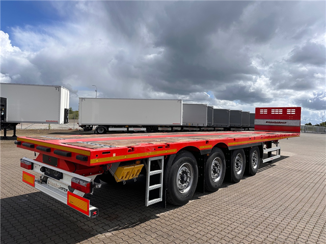 Kässbohrer SPA X4, Udtrækkelig Flatbed