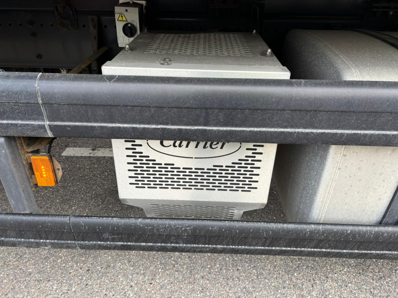 Scania P 320 B6x2*4NB Carrier Iceland Twincool Cherau pie