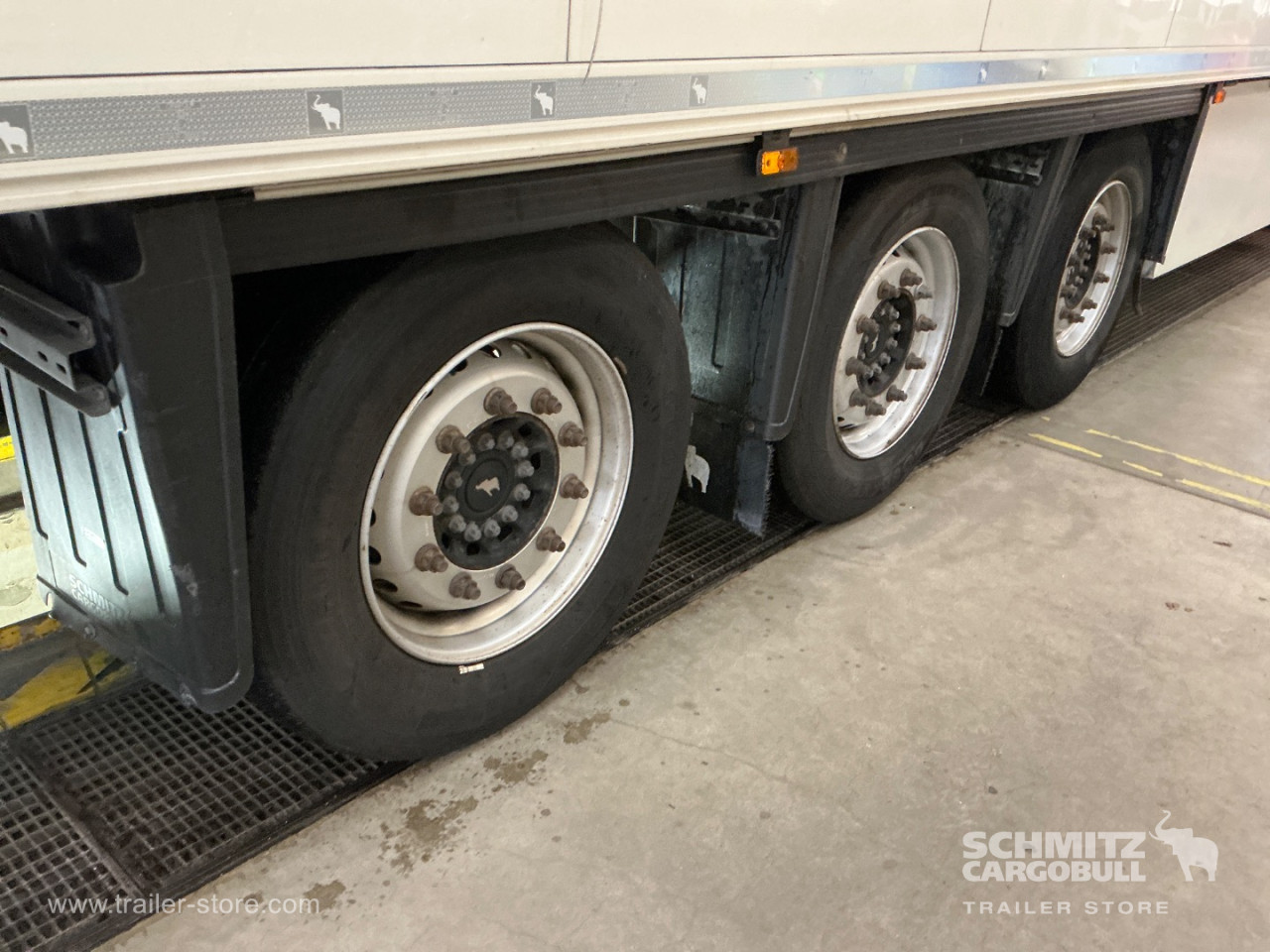 Schmitz Semi Reefer Meat hanging system