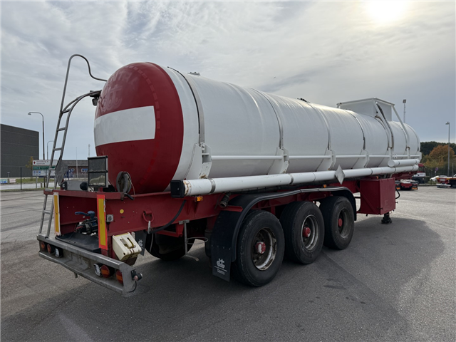 Blumhardt 3 akslet 29.000 L ADR Tanktrailer