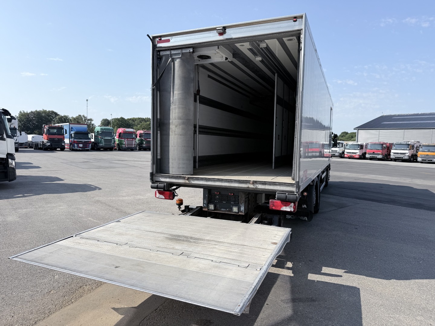 Scania P320 6x2*4 Carrier Supra 1250 Mt 9.80 m. kasse