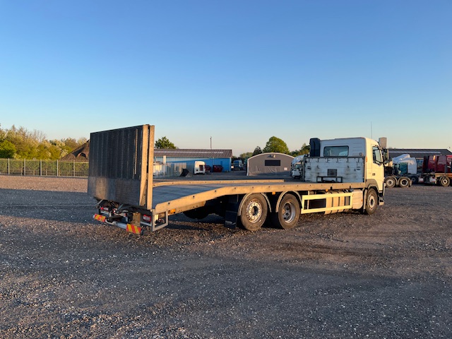 Volvo FM 330 6X2*4 Maskintransporter – Knæklad