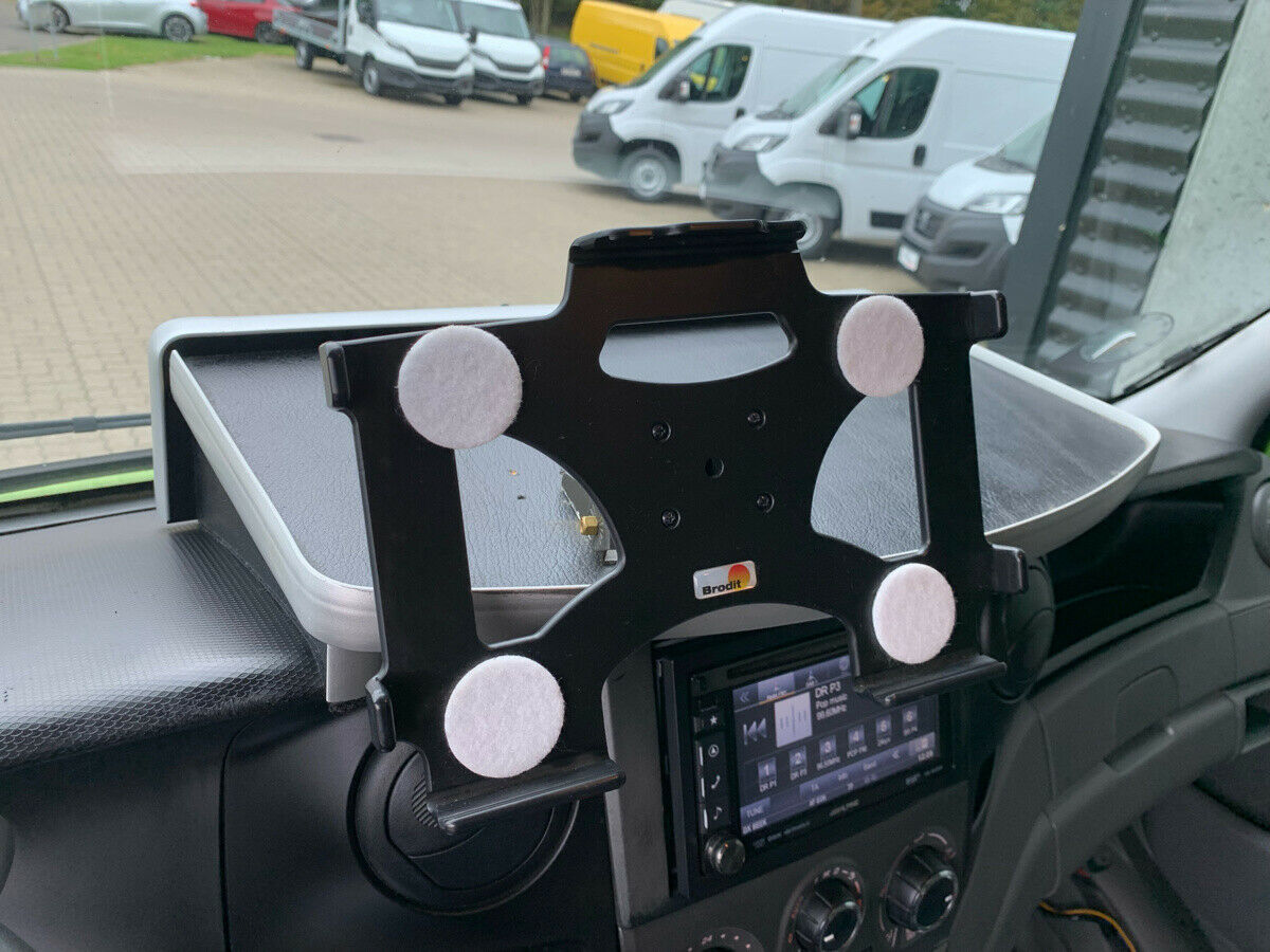 Iveco 35S17 LA/P Box/lift