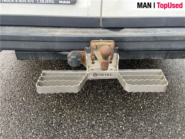 MAN TGE 3.180 4X2F SB