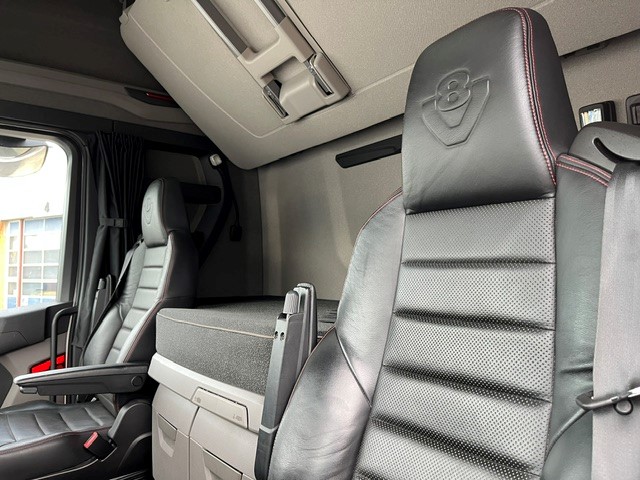 Scania R590