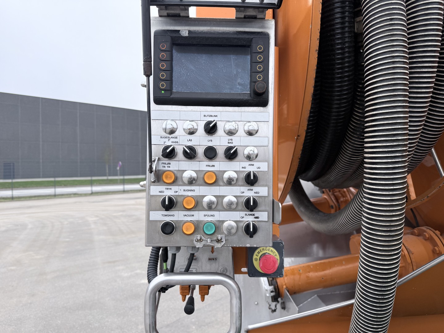 Mercedes Actros 1833 4x2 Bucher FlexLine C60 Slamsuger