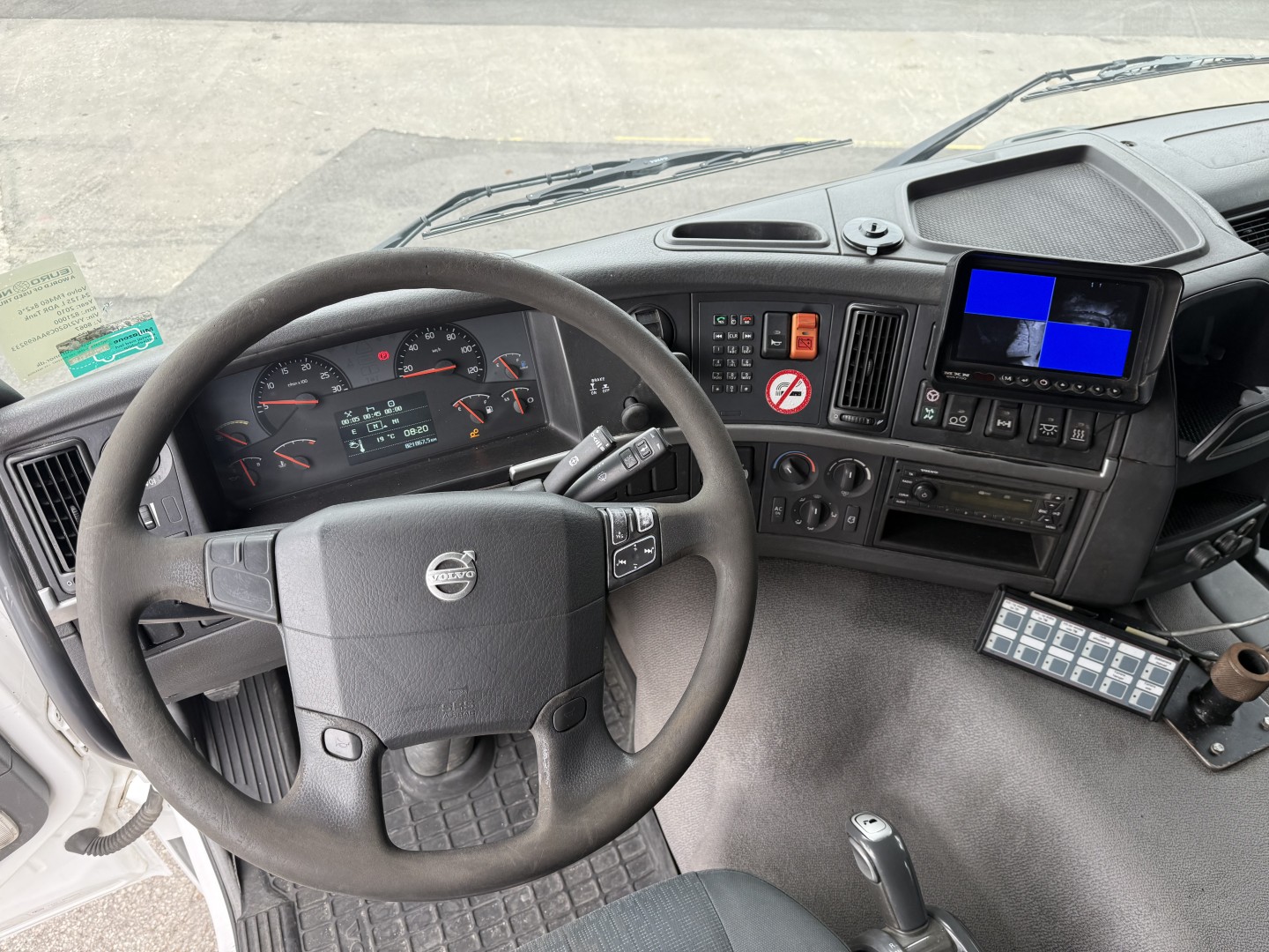 Volvo FM460 8x2*6 24.125 l. ADR Tank