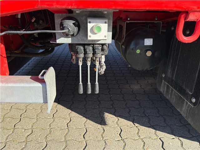 Kässbohrer Kässbohrer SLA-Y 4