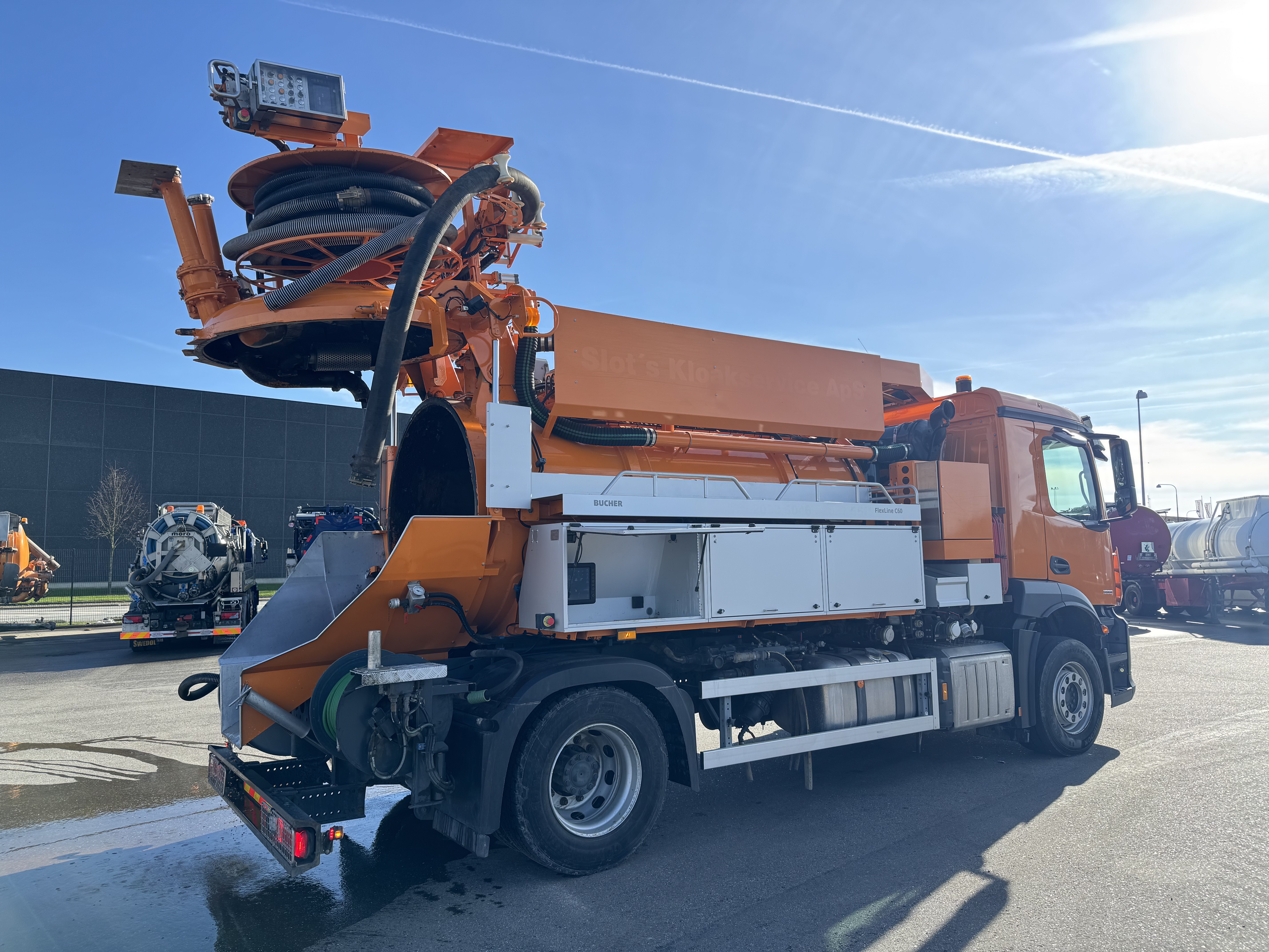 Mercedes Actros 1833 4x2 Bucher FlexLine C60