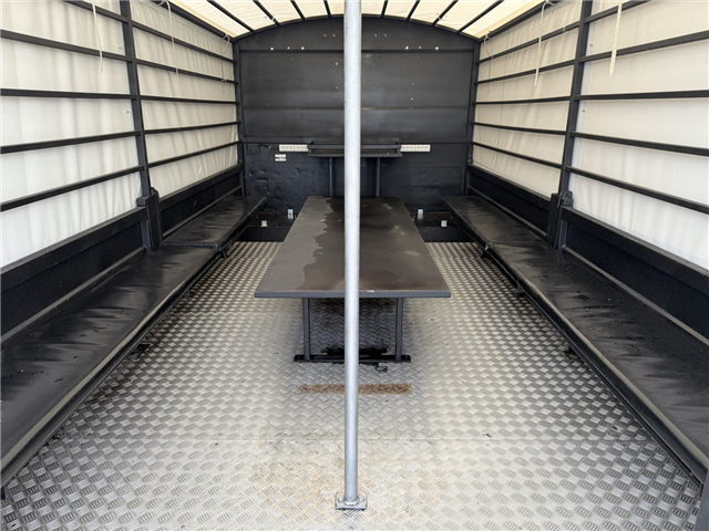 MAN 5 To KAT MIL 4x4 opb. studenterkørsel