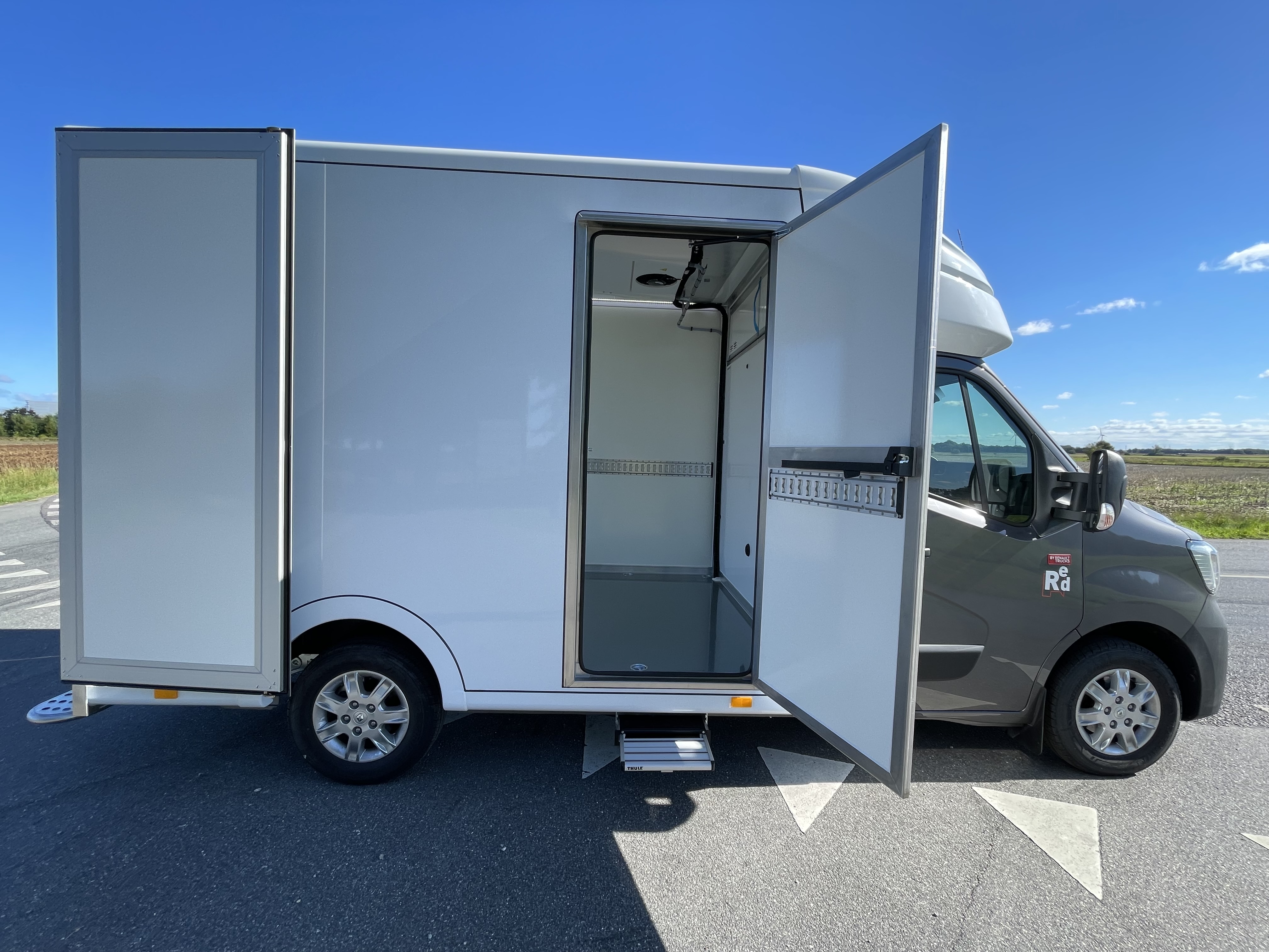 Renault Trucks Master - Fabriksny EUROBOX med køl og lav læsse højde