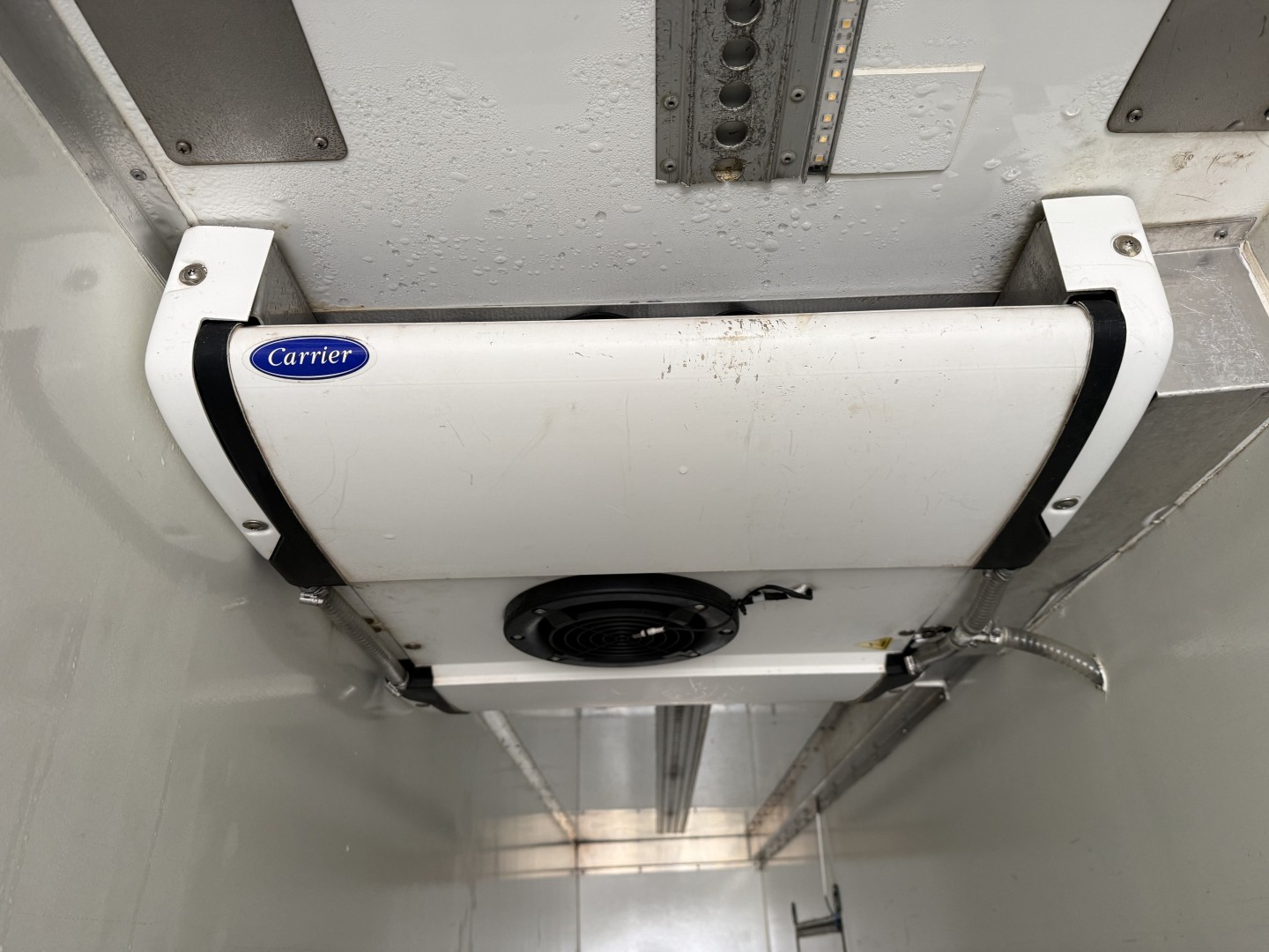 Scania P320 6x2*4 Carrier Supra 1250 Mt 9.50 m. kasse