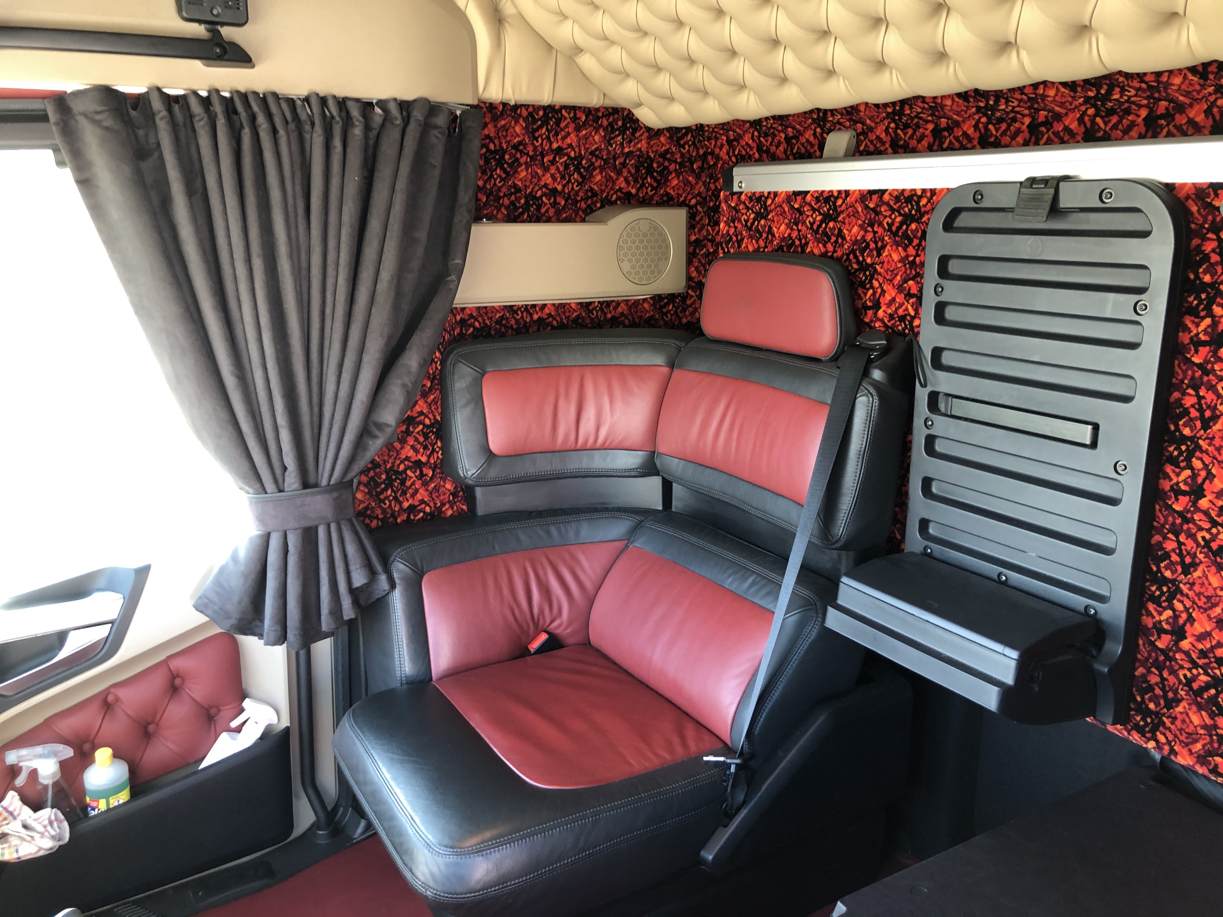 Mercedes 26/53 med hydraulik til omgående levering