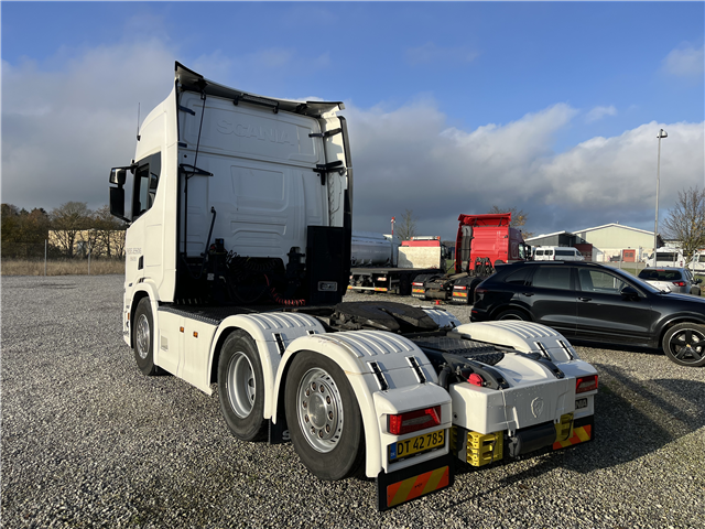 Scania R560 6x2*4 super