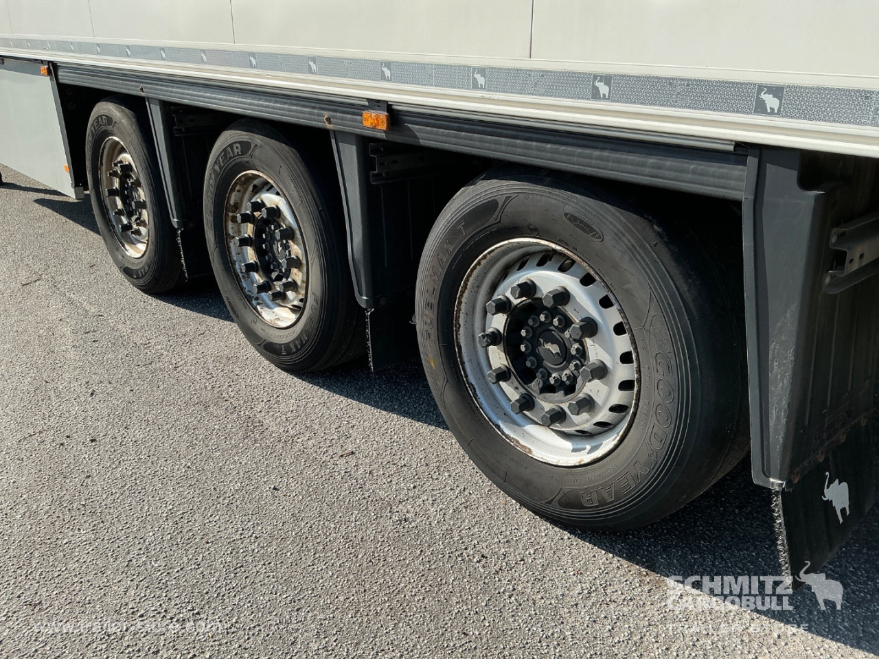 Schmitz Semi Reefer Meat hanging system