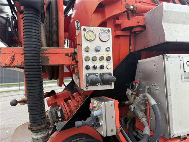 Scania P94/260 4x2 NZ SLS590 Kombi 8.400 l.