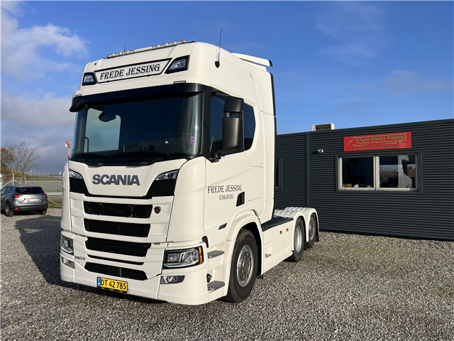 Scania R560 6x2*4 super