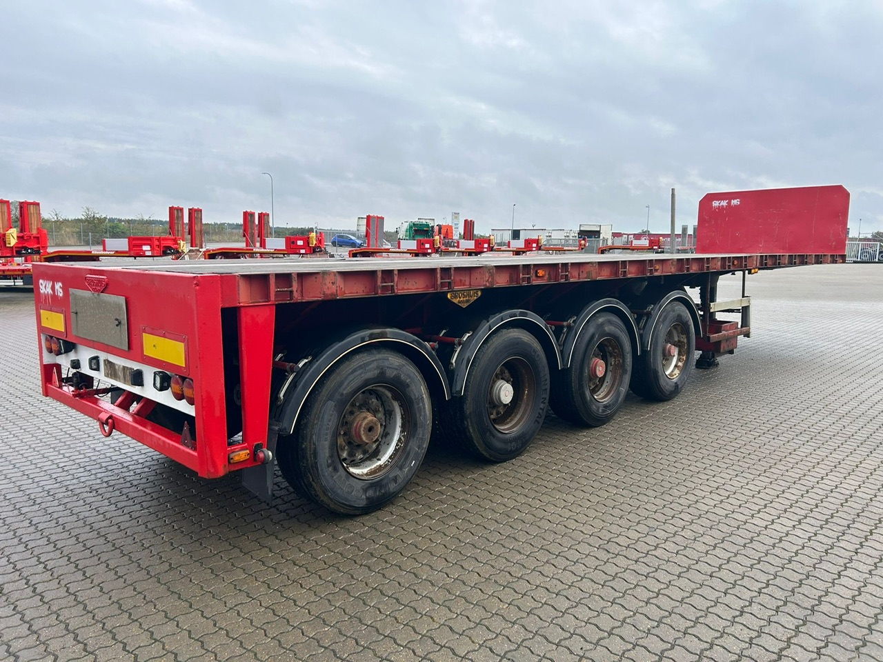 Broshuis Flatbed m. Udtræk