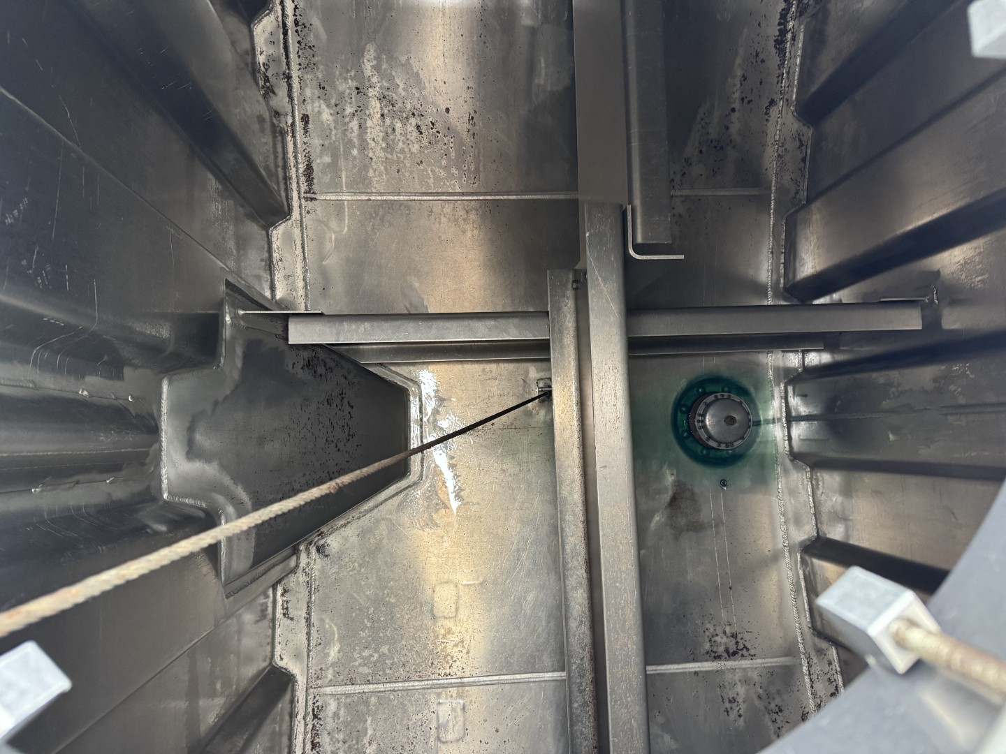 HMK Bilcon TP-200 2 akslet 22000 L ADR tank 4 Rum