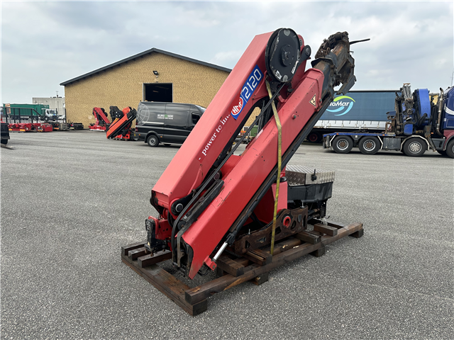 HMF 2120 K4 Fjernbetjening / Kran