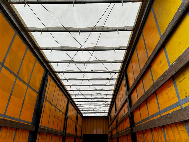 Kässbohrer Gardintrailer