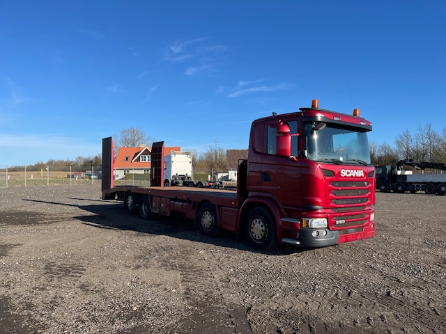 Scania G410 8X2*6 Knæklad – Machinetransporter